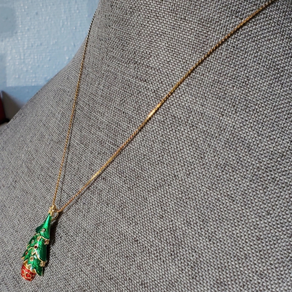 Vintage goldtone enamel and rhinestone Christmas tree pendant necklace winter - Picture 6 of 10